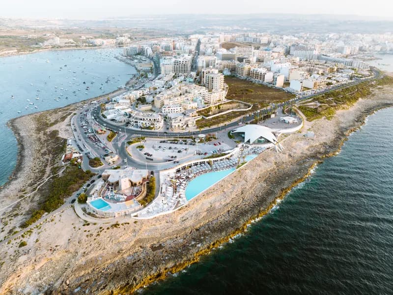 Ontdek Salina Bay: Een Verborgen Parel aan de Kust van Malta
