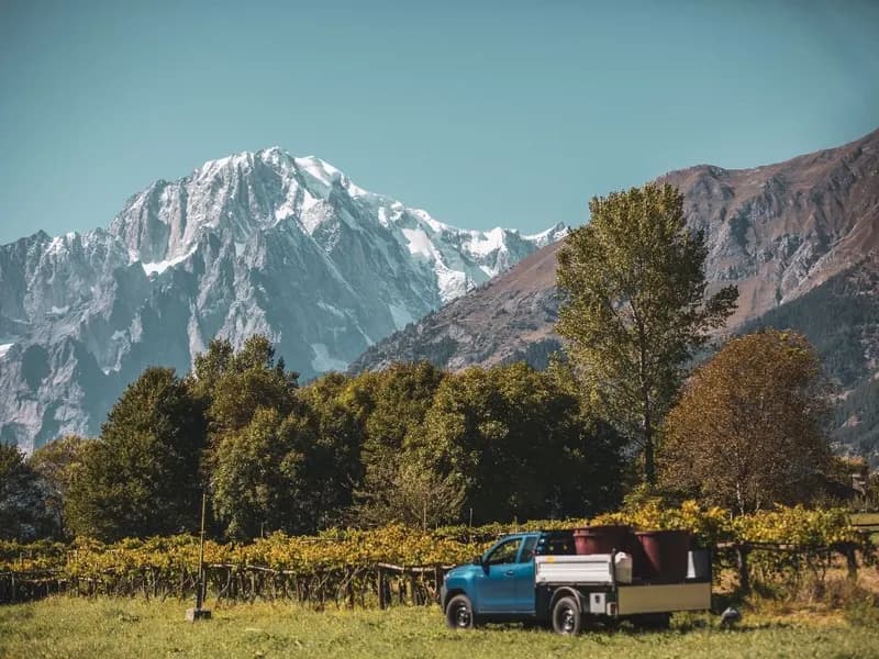 Herfst in Valle d'Aosta met wijngaarden en bergen