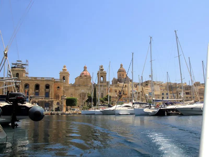 Uitzicht op de haven en waterfront van Vittoriosa (Birgu), Malta