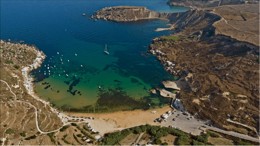Ġnejna Bay