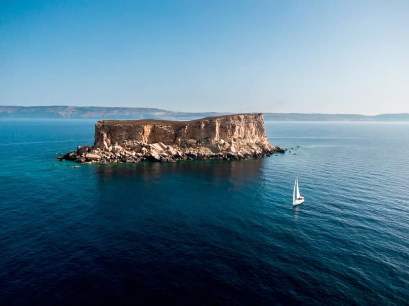 Het Weer in April op Malta: Zachte Lente en Bloeiende Natuur
