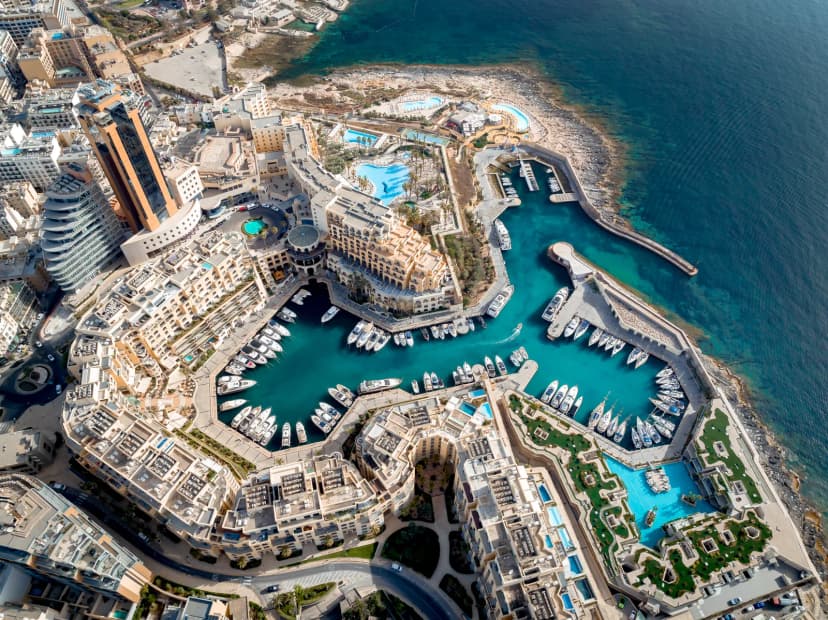 Ontdek St. Julian's, Malta: De Ultieme Gids voor een Bruisende Vakantie