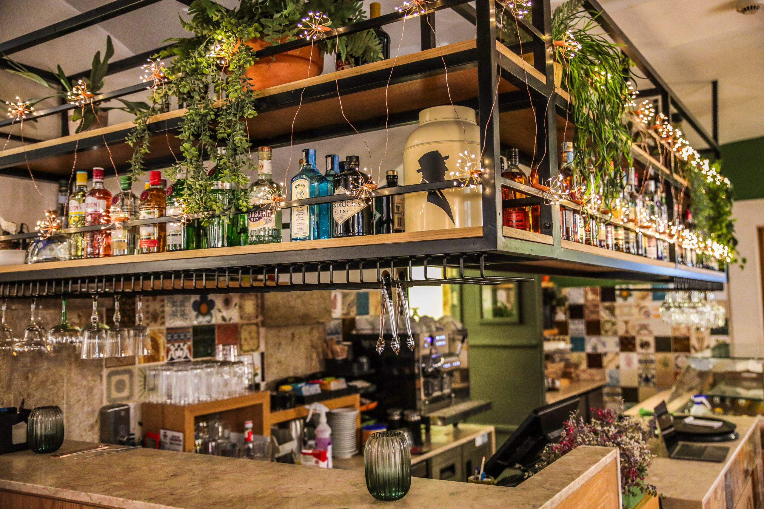 Bar 1855 Gin Garden in Chiado, verblijf tijdens Lissabon in de nazomer