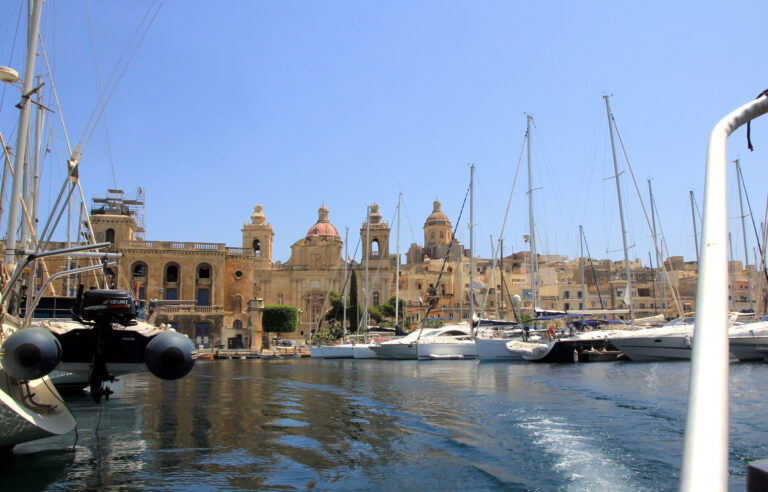Uitzicht op de haven en waterfront van Vittoriosa (Birgu), Malta