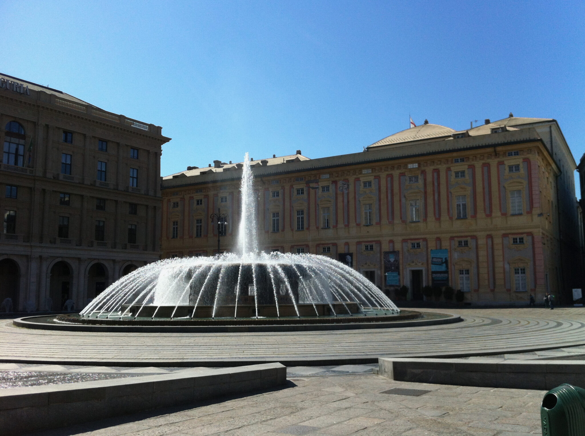 Meliá Genova: gezinsvriendelijk hotel met verwarmd zwembad in het centrum van Genua Piazza De Ferrari in Genua, vlakbij Meliá Genova